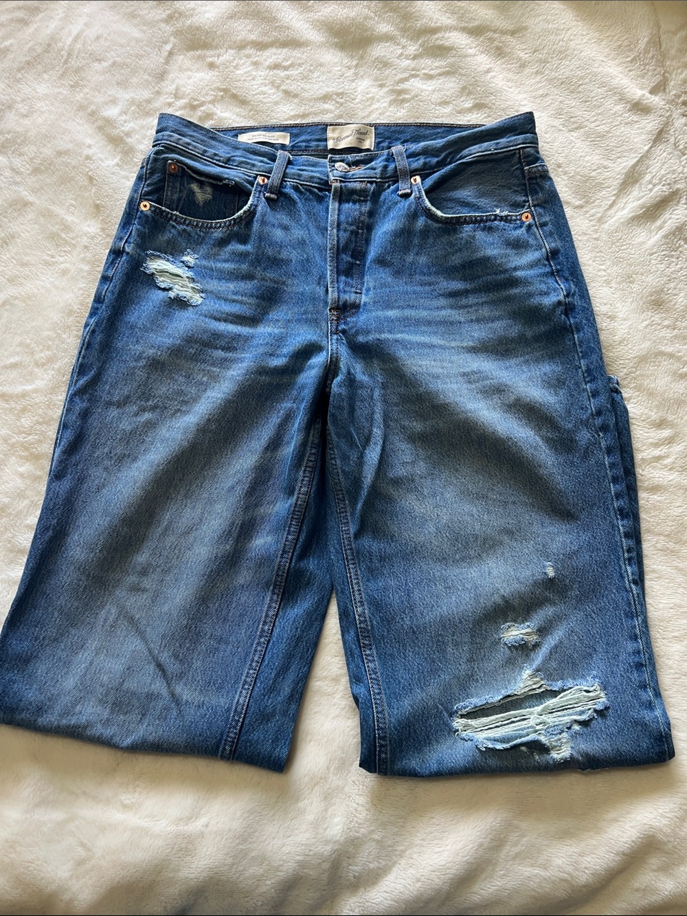 Women’s Universal Thread Distressed Mid Rise 90s Baggy Blue Denim Jeans